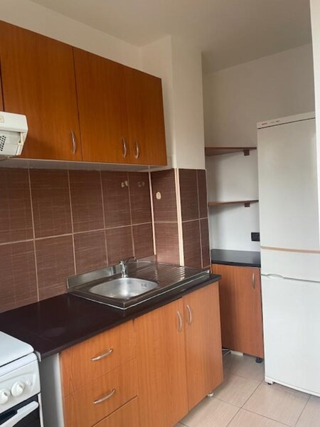 Drumul Taberei  - 2 minute metrou Favorit